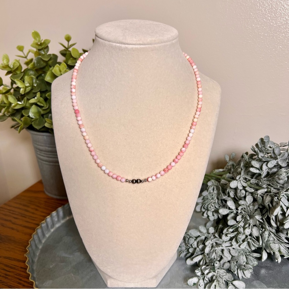 925 Sterling Silver Pink Conch Beaded Necklace With Silver Pearl Accents 18”